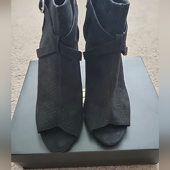 Madden Women's Bryin Peep Toe Heels - Picture 2 of 8